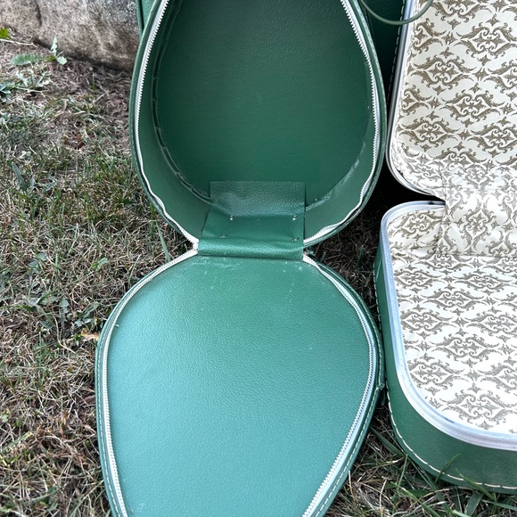🎉HOST PICK Vintage Retro Hard Shell
Suitcase Luggage Set  3 Piece Avacado Green - Picture 9 of 13